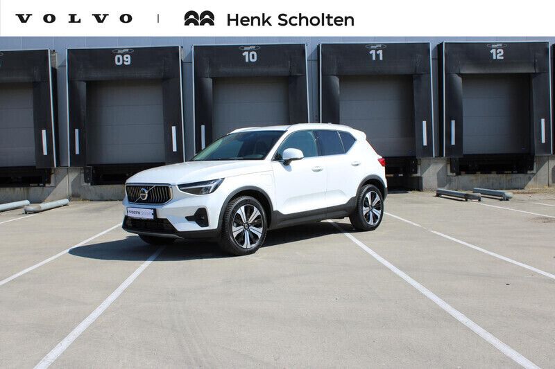 Wit Gebruikt 2023 Volvo XC40 Inscription SUV | € 46.950 (Duur) - Afbeelding 1/4