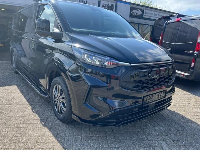 Zwart Nieuw 2024 Ford Transit Custom Limited Van | € 44.900 (Iets duurder) - Afbeelding 1/4