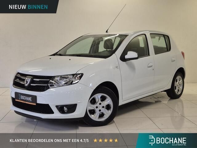 Blanc glacier 369 Gebruikt 2016 Dacia Sandero Lauréate Hatchback | € 6.445 (Eerlijke prijs) - Afbeelding 1/4