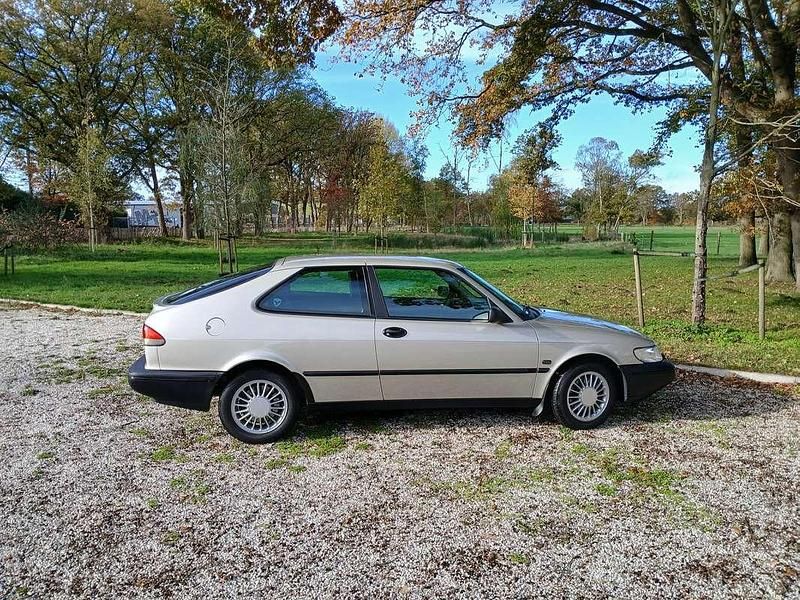 Occasion Saab 900 131 PK (96 kW) 1997 Zilver Hatchback