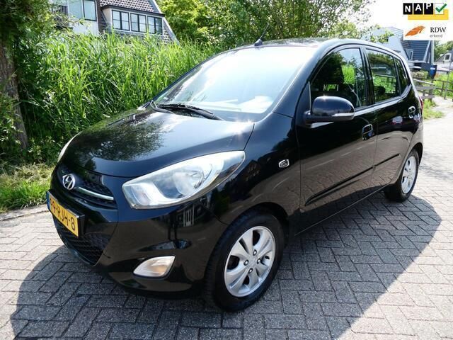Zwart Gebruikt 2011 Hyundai i10 Hatchback | € 2.495 (Eerlijke prijs) - Afbeelding 1/4