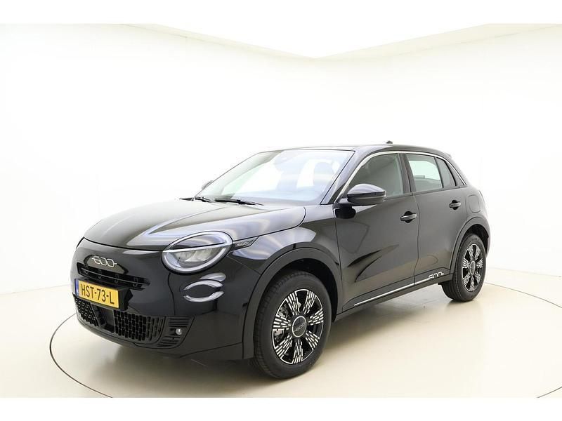Zwart Nieuw 2025 Fiat 600 Urban SUV | € 29.645 (Goede deal) - Afbeelding 1/3