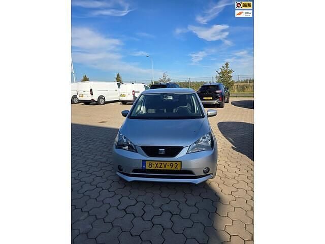 Grijs, metallic lak Gebruikt 2015 Seat Mii Sport Hatchback | € 3.950 (Super prijs) - Afbeelding 1/3