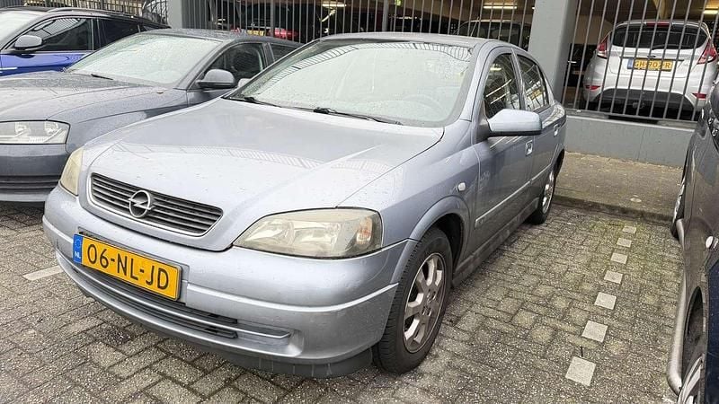 Occasion 2003 Opel Astra Edition Sedan | € 1.500 (Goede deal) - Afbeelding 1/4