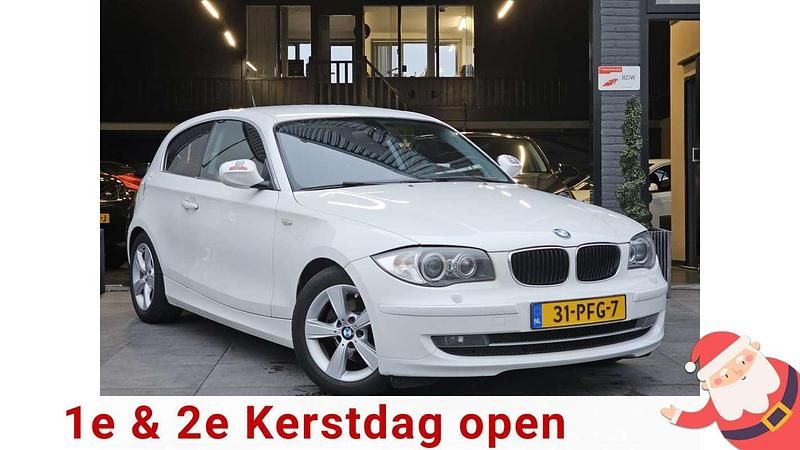 Wit Gebruikt 2011 BMW 118 Efficient Dynamics Hatchback | € 1.499 - Afbeelding 1/4