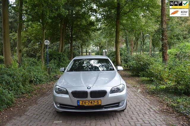 Grijs Gebruikt 2011 BMW 535 Executive Sedan | € 14.495 - Afbeelding 1/4