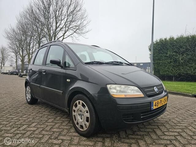 Occasion Fiat Idea Dynamic 95 PK (69 kW) 2004 Zwart MPV