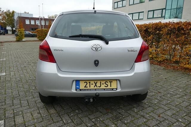 Occasion Toyota Yaris 69 PK (50 kW) 2007 Grijs Hatchback