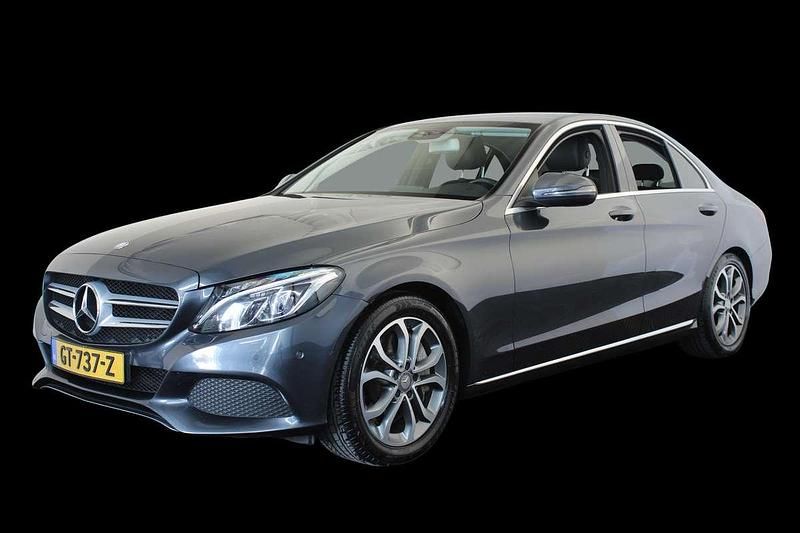 Grijs Gebruikt 2015 Mercedes C350e Edition Sedan | € 7.650 - Afbeelding 1/4