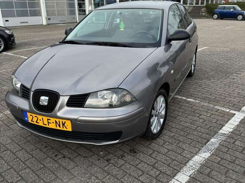 Grijs Gebruikt 2003 Seat Ibiza Stella Hatchback | € 2.450 (Iets duurder) - Afbeelding 1/4