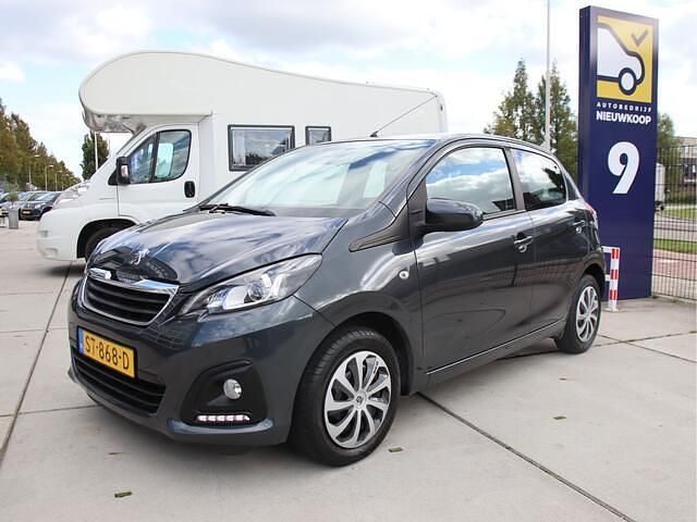 Grijs Gebruikt 2018 Peugeot 108 Active Hatchback | € 7.949 (Eerlijke prijs) - Afbeelding 1/4
