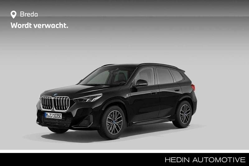 Zwart Gebruikt 2024 BMW X1 Sport Line SUV | € 54.880 (Eerlijke prijs) - Afbeelding 1/4