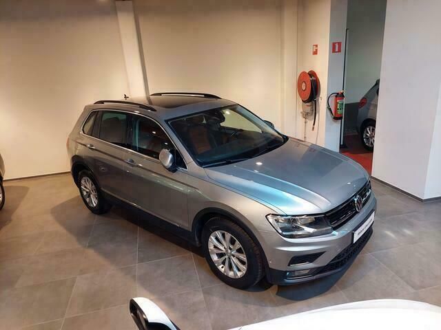 Grijs Occasion 2017 VW Tiguan SUV | € 25.750 (Super prijs) - Afbeelding 1/4