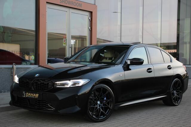 Zwart, metallic lak Gebruikt 2023 BMW M340 M Sport Sedan | € 64.900 (Goede deal) - Afbeelding 1/4