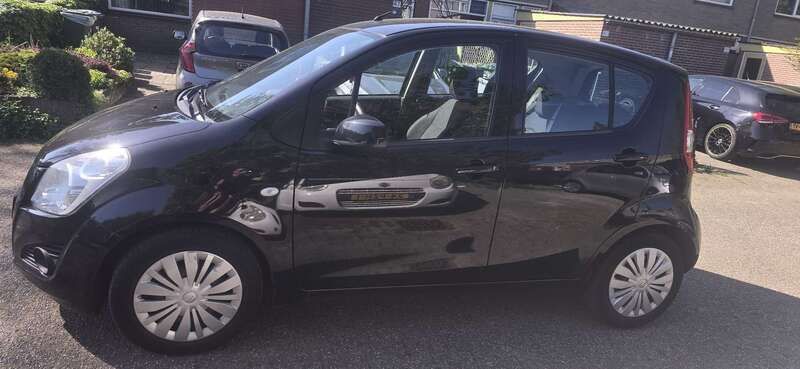 Zwart Gebruikt 2013 Suzuki Splash Comfort Hatchback | € 6.300 (Eerlijke prijs) - Afbeelding 1/4
