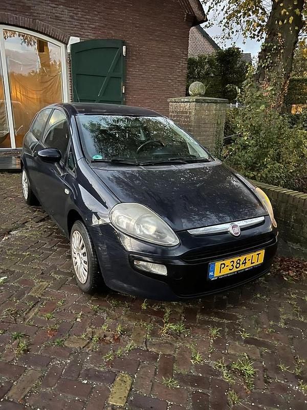 Gebruikt 2011 Fiat Punto Evo Hatchback | € 2.950 - Afbeelding 1/1