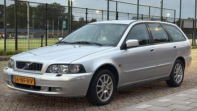 Occasion Volvo V40 136 PK (100 kW) 2003 Grijs Stationwagen