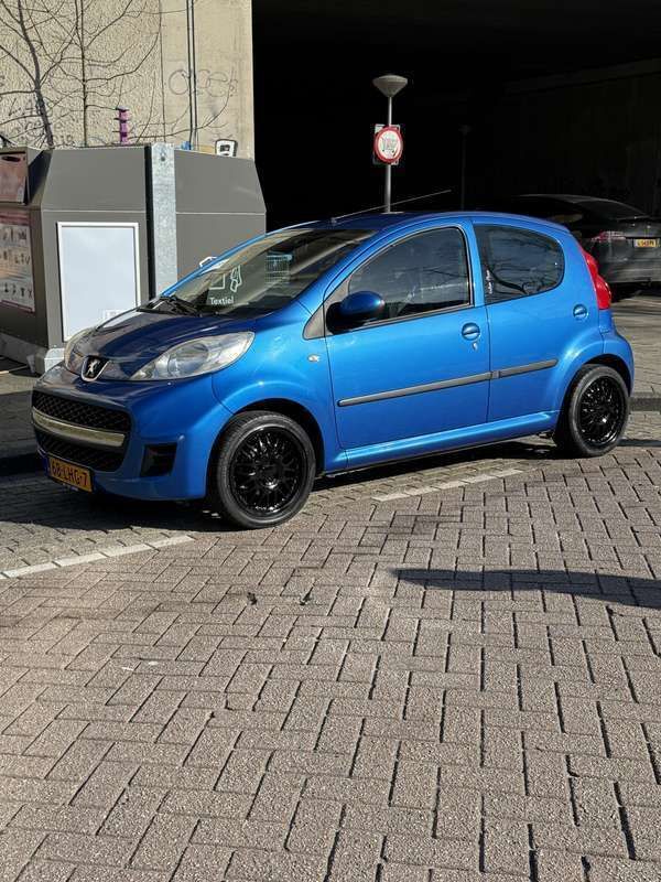 Blauw Gebruikt 2010 Peugeot 107 Urban Move Hatchback | € 2.250 (Eerlijke prijs) - Afbeelding 1/4
