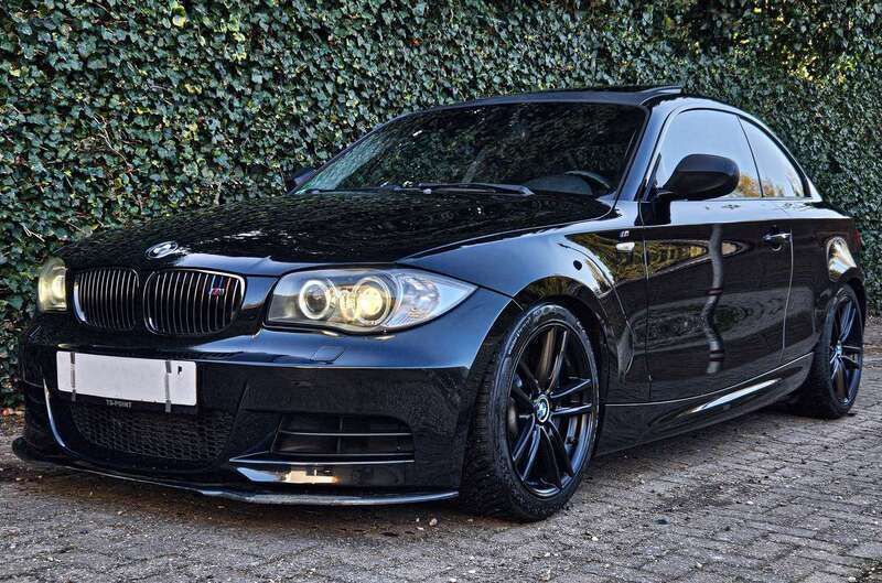 Zwart, metallic lak Gebruikt 2010 BMW 135 Coupé M Sport Coupé | € 28.260 - Afbeelding 1/4