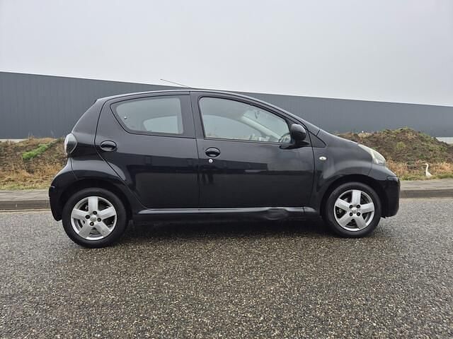 Occasion Toyota Aygo Cool 68 PK (50 kW) 2011 Zwart Hatchback
