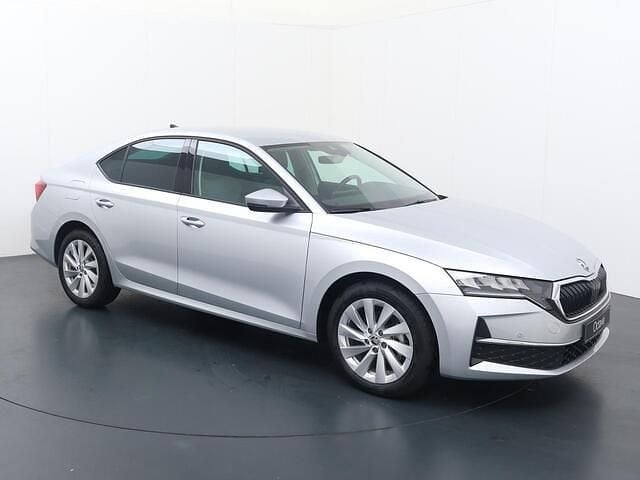 Nieuw Skoda Octavia Business Line 116 PK (85 kW) 2025 Grijs Hatchback