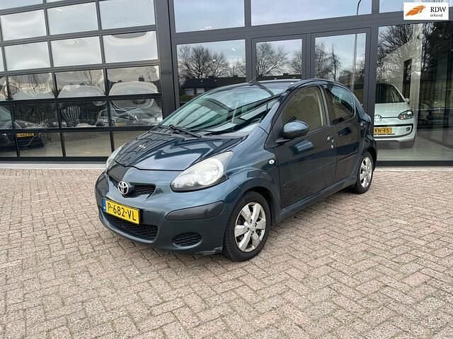 Groen Occasion 2012 Toyota Aygo Comfort Hatchback | € 2.450 (Goede deal) - Afbeelding 1/4