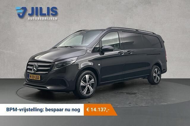 Zwart Gebruikt 2024 Mercedes Vito MPV | € 52.850 - Afbeelding 1/3