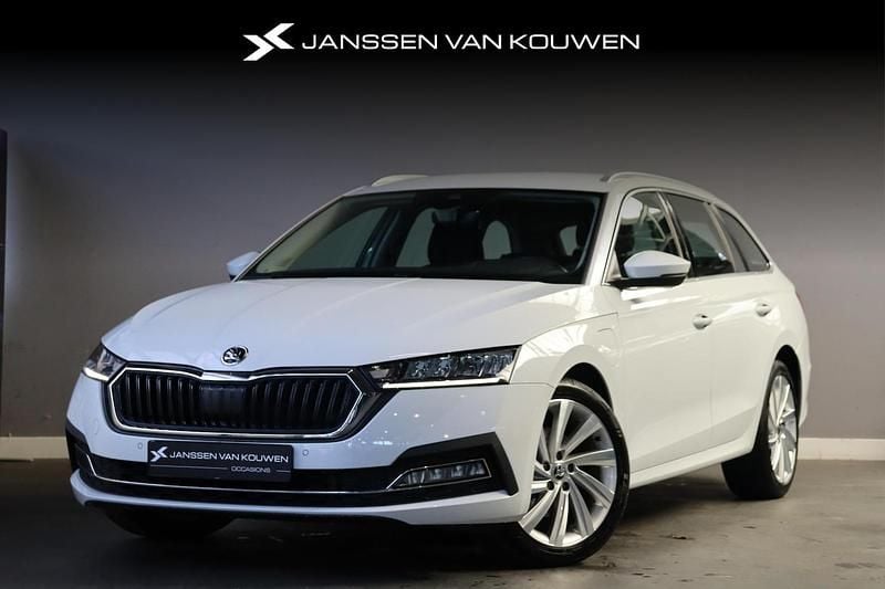 Wit Gebruikt 2022 Skoda Octavia Business Line Stationwagen | € 21.950 (Goede deal) - Afbeelding 1/4