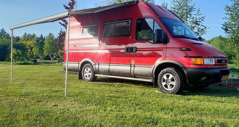 Rood Gebruikt 2001 Iveco Daily Van | € 10.500 - Afbeelding 1/4