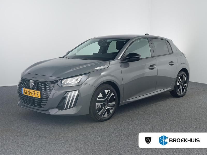 Grijs Gebruikt 2024 Peugeot 208 Allure Hatchback | € 20.395 (Eerlijke prijs) - Afbeelding 1/4