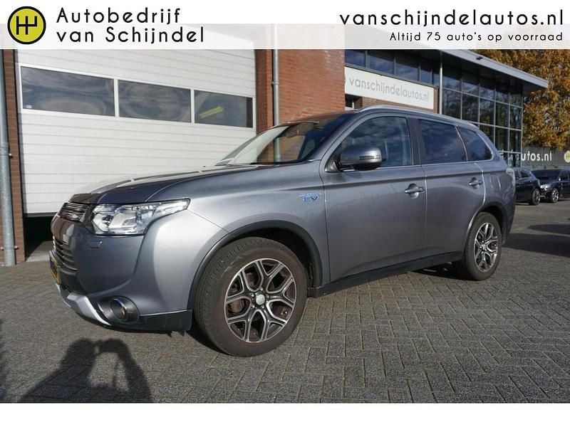 Grijs Gebruikt 2015 Mitsubishi Outlander P-HEV Edition SUV | € 9.745 (Goede deal) - Afbeelding 1/4