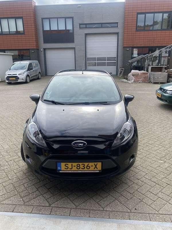 Zwart Gebruikt 2009 Ford Fiesta Trend Hatchback | € 3.000 (Eerlijke prijs) - Afbeelding 1/4