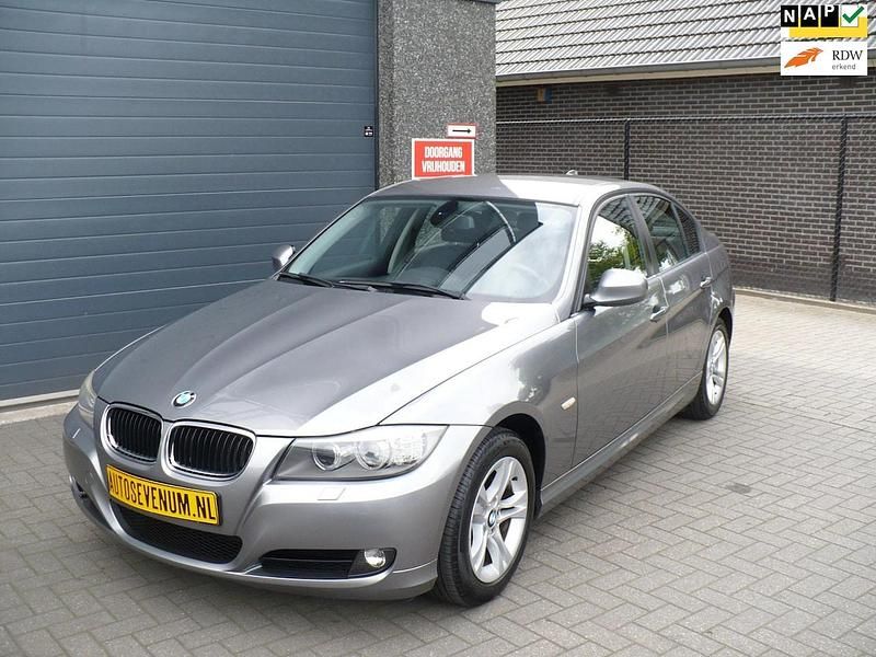 Occasion BMW 318 2010 Grijs (metallic) Sedan