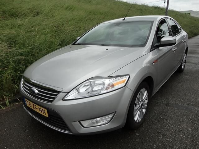 Grijs Gebruikt 2008 Ford Mondeo Ghia Hatchback | € 3.990 (Eerlijke prijs) - Afbeelding 1/4
