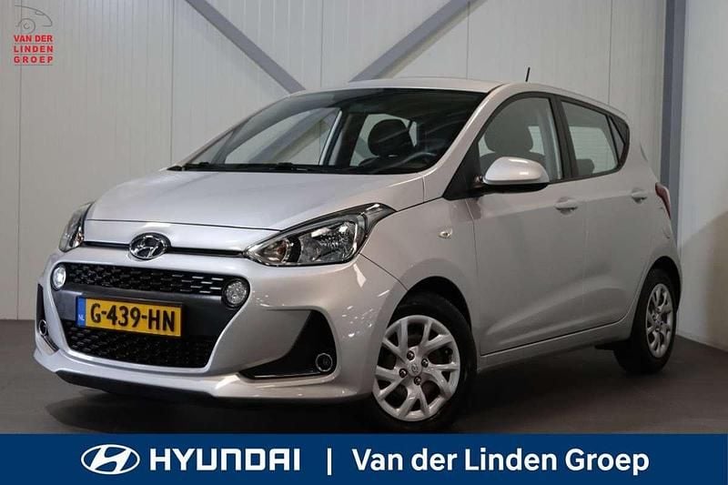 Grijs metallic Gebruikt 2019 Hyundai i10 Comfort Hatchback | € 10.995 (Eerlijke prijs) - Afbeelding 1/4