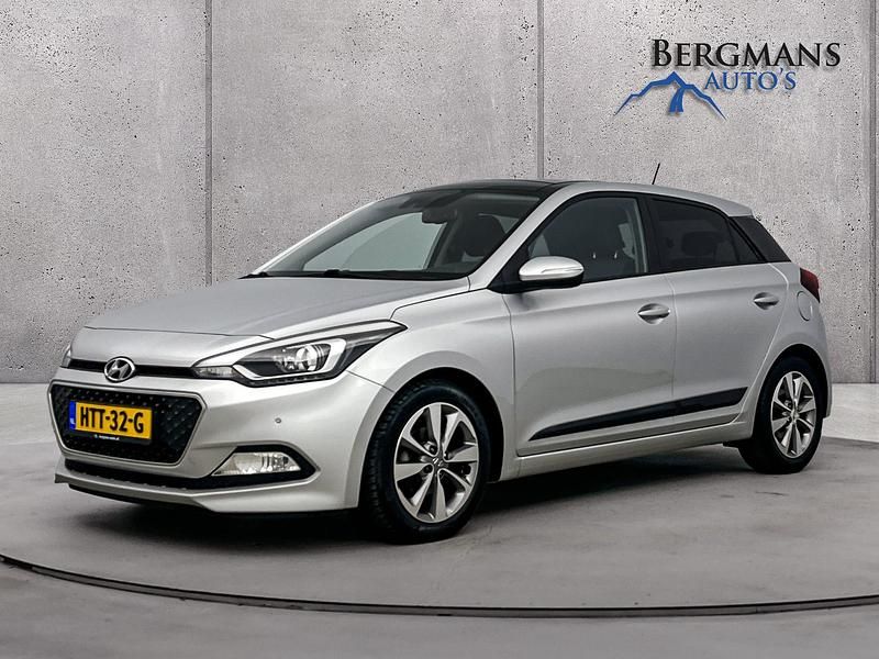 Grijs Gebruikt 2016 Hyundai i20 Comfort Hatchback | € 10.900 (Eerlijke prijs) - Afbeelding 1/4