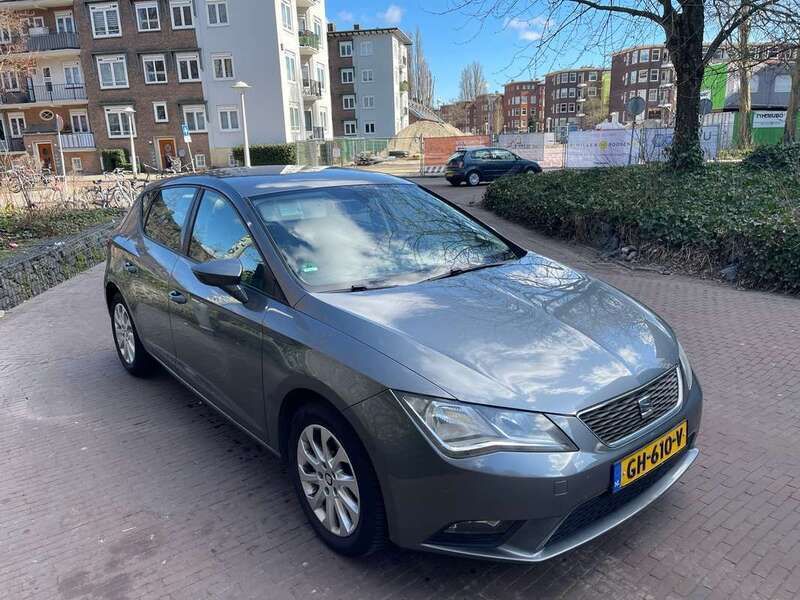 Grijs Gebruikt 2013 Seat Leon Style Stationwagen | € 8.000 (Iets duurder) - Afbeelding 1/4