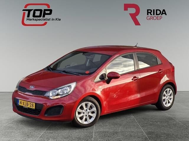 Hatchback Gebruikt 2015 Kia Rio Comfort Hatchback | € 8.950 (Eerlijke prijs) - Afbeelding 1/4