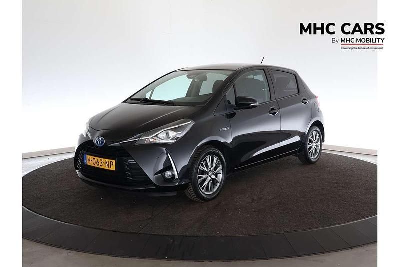 Occasion Toyota Yaris Hybrid 101 PK (74 kW) 2020 Zwart Hatchback