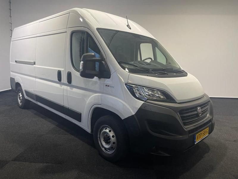 Wit Occasion 2021 Fiat Ducato Van | € 13.900 (Goede deal) - Afbeelding 1/4