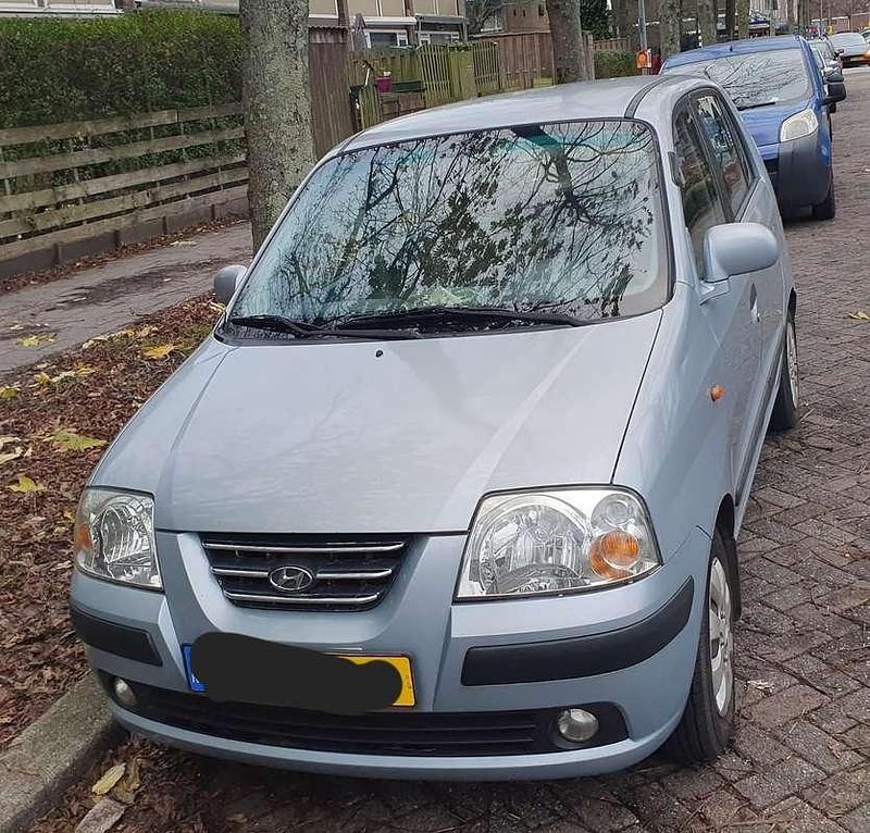 Grijs Gebruikt 2004 Hyundai Atos Dynamiq Hatchback | € 1.850 (Eerlijke prijs) - Afbeelding 1/4