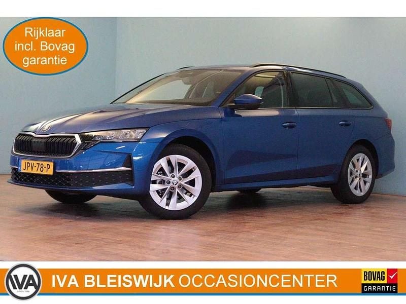 Blauw Occasion 2025 Skoda Octavia Business Line Stationwagen | € 32.899 (Eerlijke prijs) - Afbeelding 1/3