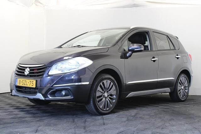 Grijs Gebruikt 2014 Suzuki SX4 S-Cross Exclusive SUV | € 5.999 - Afbeelding 1/4