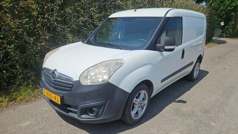 Bestelbus Gebruikt 2012 Opel Combo MPV | € 2.450 (Goede deal) - Afbeelding 1/4
