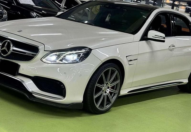 Wit Gebruikt 2015 Mercedes E63 AMG AMG Hatchback | € 37.999 - Afbeelding 1/4