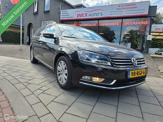 Zwart Gebruikt 2010 VW Passat Comfortline Stationwagen | € 5.745 (Duur) - Afbeelding 1/4