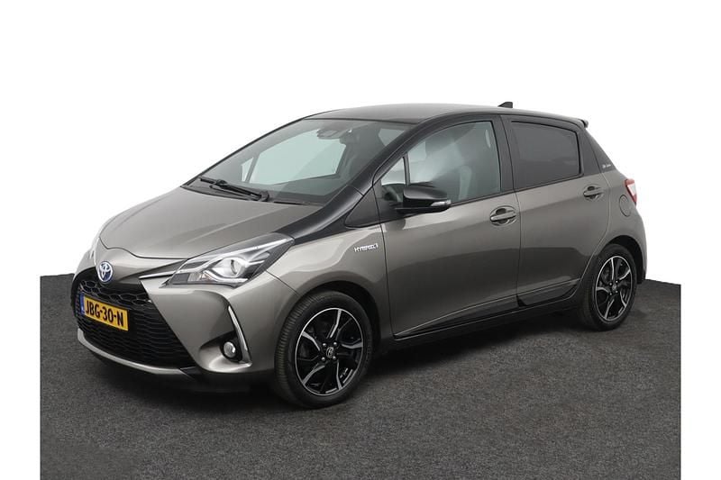 Bruin Gebruikt 2018 Toyota Yaris Hybrid Premium Hatchback | € 17.950 (Eerlijke prijs) - Afbeelding 1/1