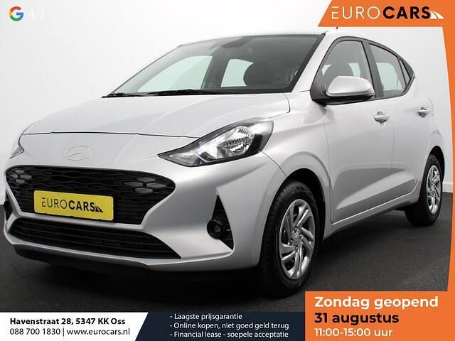 Grijs Gebruikt 2024 Hyundai i10 Comfort Hatchback | € 20.645 (Eerlijke prijs) - Afbeelding 1/4