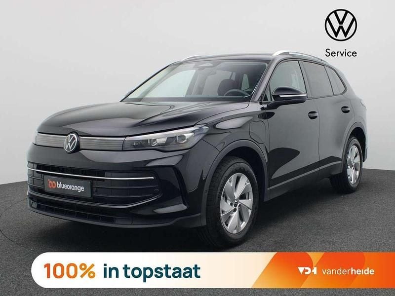 Zwart Nieuw 2025 VW Tiguan Edition SUV | € 45.900 (Super prijs) - Afbeelding 1/3