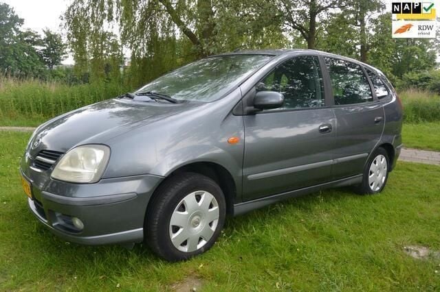 Grijs Gebruikt 2005 Nissan Almera Tino Acenta MPV | € 1.799 (Eerlijke prijs) - Afbeelding 1/4